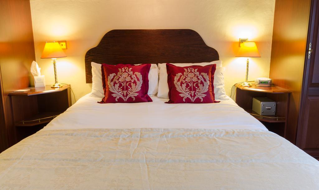 Lowbyer Manor Country House Alston Room photo